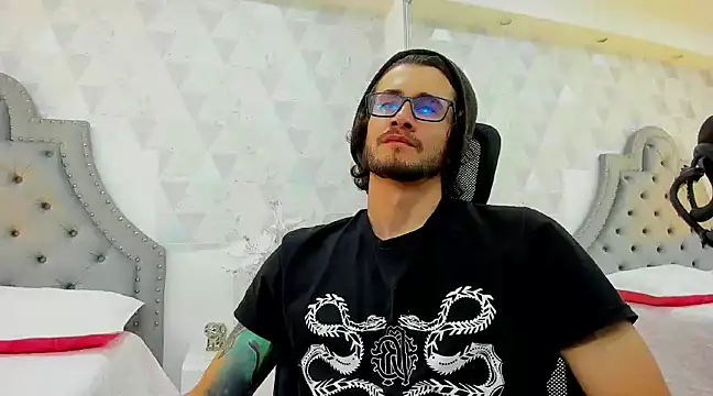 Loggan donnelly online show from January 19, 7:25 am