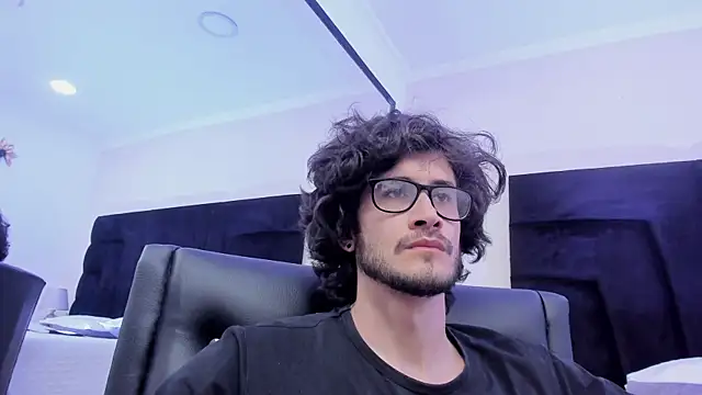 Loggan donnelly online show from January 24, 11:23 pm