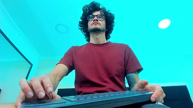 Loggan donnelly online show from February 2, 12:51 am