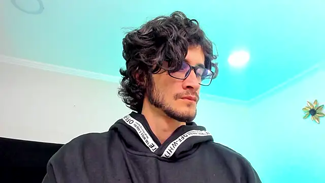 Loggan donnelly online show from February 7, 9:48 pm