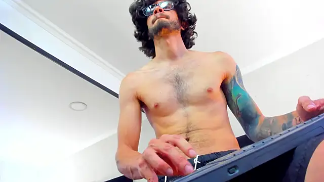 Loggan donnelly online show from February 20, 2:29 am