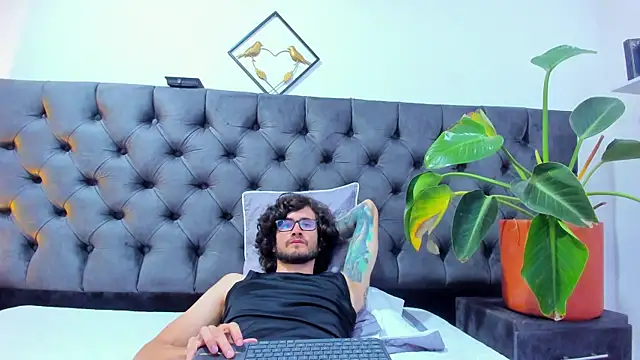 Loggan donnelly online show from February 28, 12:10 am