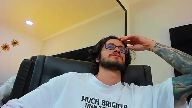 Loggan donnelly online show from March 4, 12:29 am