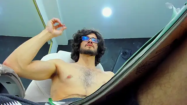 Loggan donnelly online show from March 20, 2:29 am