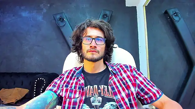 Loggan donnelly online show from March 22, 8:26 pm