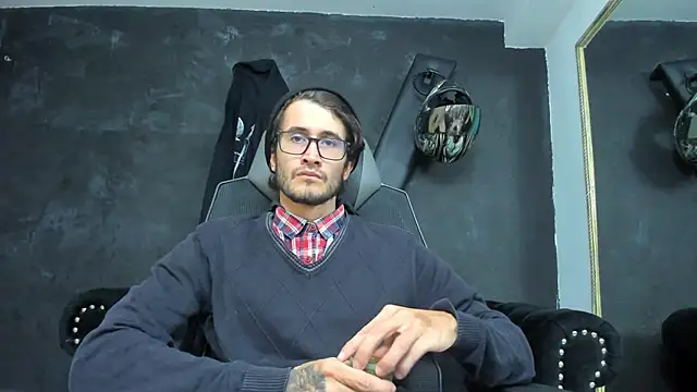 Loggan donnelly online show from September 30, 8:36 pm