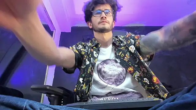 Loggan donnelly online show from October 2, 6:48 pm