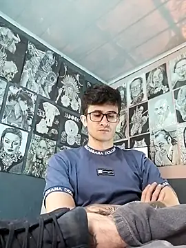 Snapshot of Loggan_donnelly chatting on December 14, 7:40 pm Loggan donnelly online show from December 14, 7:40 pm