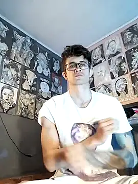 Snapshot of Loggan_donnelly chatting on December 17, 10:49 pm Loggan donnelly online show from December 17, 10:49 pm