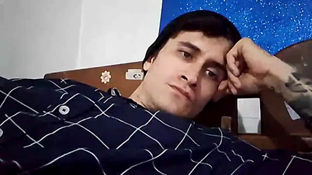 Snapshot of Loggan_donnelly chatting on December 20, 11:56 pm Loggan donnelly online show from December 20, 11:56 pm