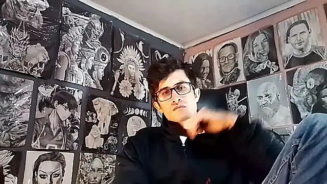 Snapshot of Loggan_donnelly chatting on January 7, 1:19 am Loggan donnelly online show from January 7, 1:19 am