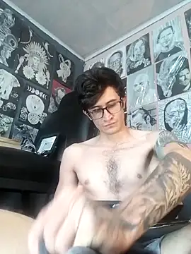 Snapshot of Loggan_donnelly chatting on February 4, 6:36 pm Loggan donnelly online show from February 4, 6:36 pm