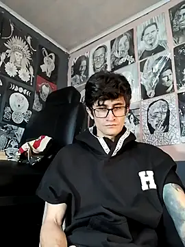 Snapshot of Loggan_donnelly chatting on February 5, 7:29 pm Loggan donnelly online show from February 5, 7:29 pm