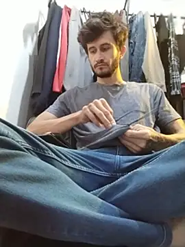 Snapshot of Loggan_donnelly chatting on July 28, 8:52 pm Loggan donnelly online show from July 28, 8:52 pm