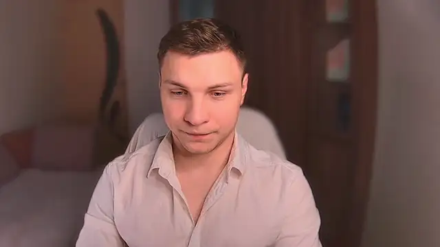 handsome guy01 online show from February 20, 4:39 am