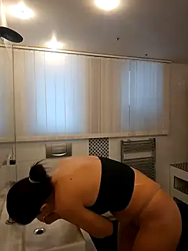 Lenchen  online show from February 6, 2:15 pm