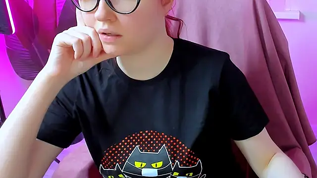 CarolGiggly online show from November 22, 10:58 am