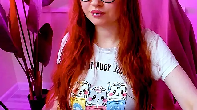 CarolGiggly online show from February 1, 4:49 pm