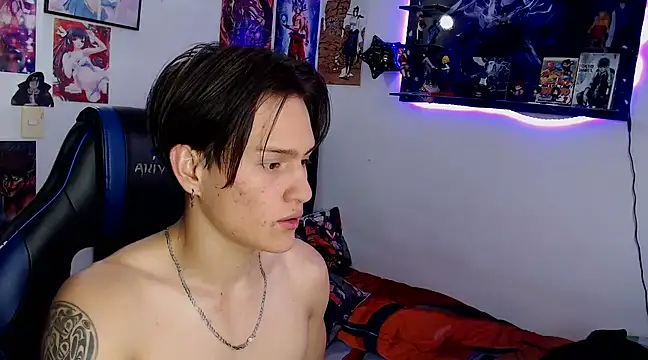 Snapshot of sr_jaeger chatting on March 3, 7:39 pm sr jaeger online show from March 3, 7:39 pm