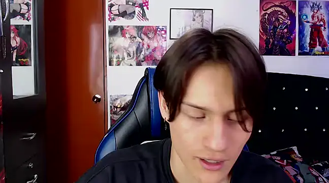 Snapshot of sr_jaeger chatting on March 8, 8:14 pm sr jaeger online show from March 8, 8:14 pm