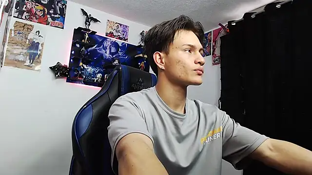 Snapshot of sr_jaeger chatting on October 3, 2:03 pm sr jaeger online show from October 3, 2:03 pm