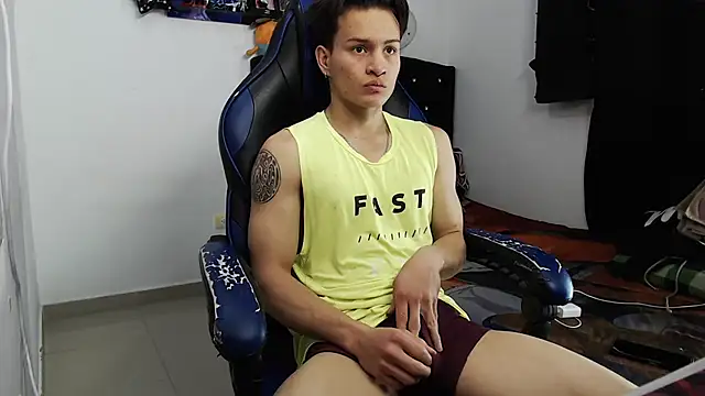 Snapshot of sr_jaeger chatting on October 9, 2:26 pm sr jaeger online show from October 9, 2:26 pm