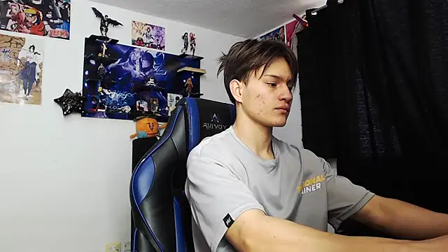 Snapshot of sr_jaeger chatting on October 13, 12:38 pm sr jaeger online show from October 13, 12:38 pm