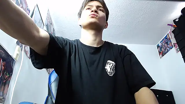 Snapshot of sr_jaeger chatting on October 15, 1:00 pm sr jaeger online show from October 15, 1:00 pm