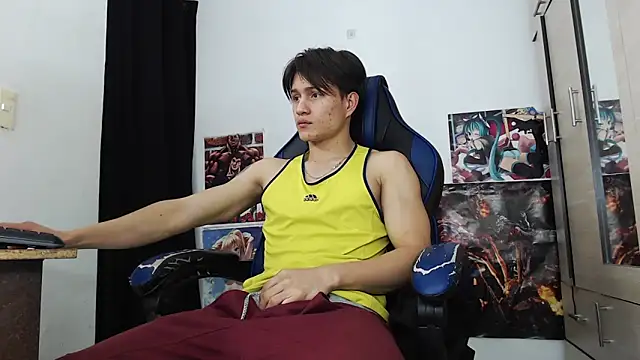 Snapshot of sr_jaeger chatting on November 5, 1:44 pm sr jaeger online show from November 5, 1:44 pm