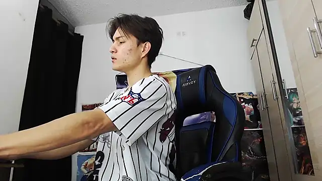 Snapshot of sr_jaeger chatting on November 20, 1:00 pm sr jaeger online show from November 20, 1:00 pm