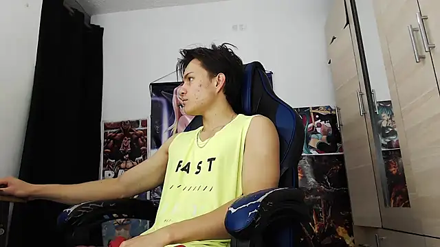 Snapshot of sr_jaeger chatting on December 2, 1:39 pm sr jaeger online show from December 2, 1:39 pm