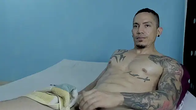 Snapshot of Alex_motta chatting on January 21, 4:10 am Alex motta online show from January 21, 4:10 am