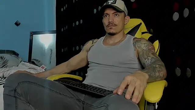 Snapshot of Alex_motta chatting on September 11, 3:50 am Alex motta online show from September 11, 3:50 am