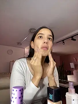 Snapshot of Praga_Pink chatting on December 6, 11:47 pm Praga Pink online show from December 6, 11:47 pm