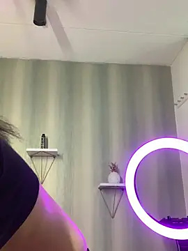 Snapshot of Praga_Pink chatting on March 22, 7:04 am Praga Pink online show from March 22, 7:04 am