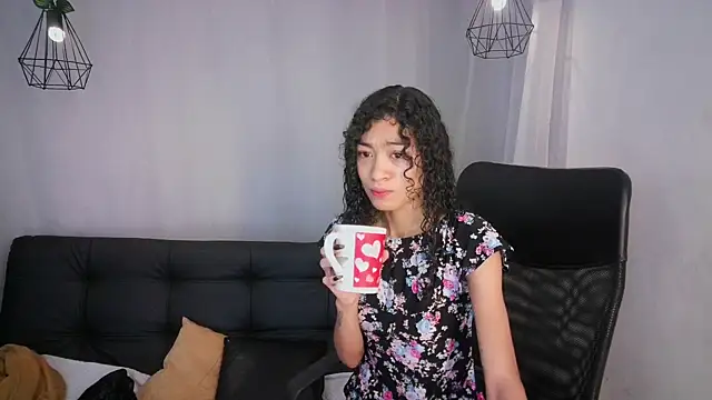 Snapshot of Aurora_ath chatting on January 7, 3:24 am Aurora ath online show from January 7, 3:24 am