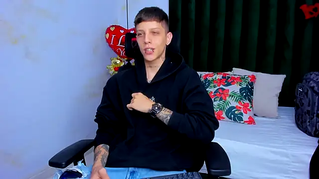 Snapshot of Adam_hard_ chatting on February 12, 8:07 pm Adam hard online show from February 12, 8:07 pm