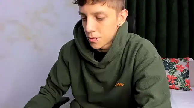 Snapshot of Adam_hard_ chatting on March 4, 8:27 pm Adam hard online show from March 4, 8:27 pm