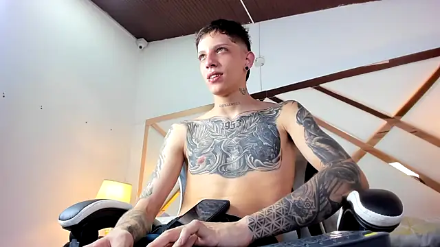 Snapshot of Adam_hard_ chatting on September 24, 7:39 pm Adam hard online show from September 24, 7:39 pm