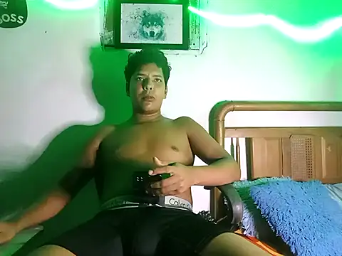 Snapshot of 628-andrew chatting on October 21, 12:33 am 628-andrew online show from October 21, 12:33 am