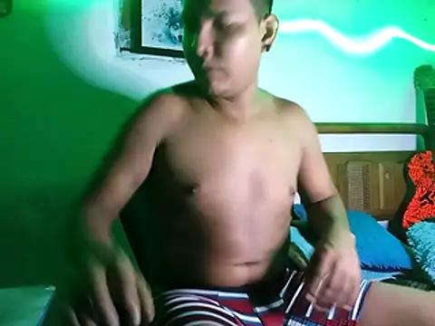 Snapshot of 628-andrew chatting on November 8, 11:47 pm 628-andrew online show from November 8, 11:47 pm