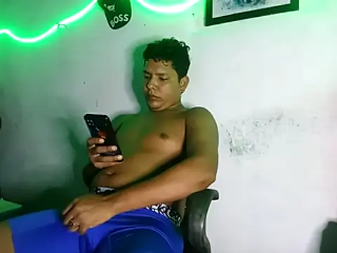 Snapshot of 628-andrew chatting on November 28, 8:33 pm 628-andrew online show from November 28, 8:33 pm