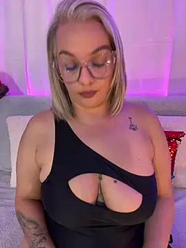 Aligoldbottom online show from December 21, 3:09 pm