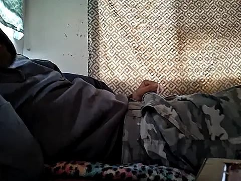 Snapshot of Cantufamily1979 chatting on November 30, 2:32 pm Cantufamily1979 online show from November 30, 2:32 pm