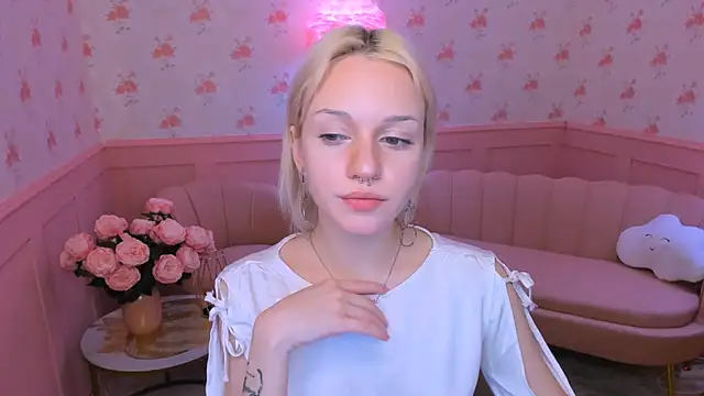 VelvetVixen155 online show from December 10, 3:20 am