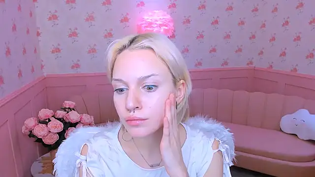 VelvetVixen155 online show from December 10, 9:23 am