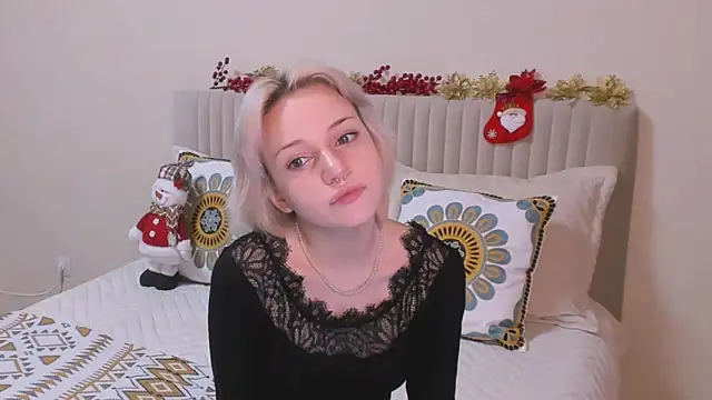 VelvetVixen155 online show from December 28, 4:19 am