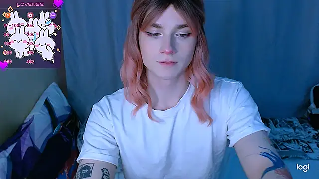 Snapshot of Alice_Hells chatting on December 23, 8:33 am Alice Hells online show from December 23, 8:33 am