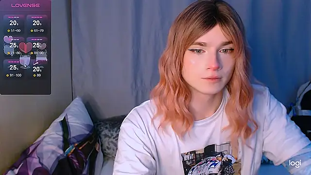 Snapshot of Alice_Hells chatting on January 19, 5:15 am Alice Hells online show from January 19, 5:15 am