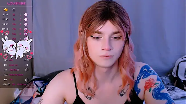 Snapshot of Alice_Hells chatting on February 28, 8:09 am Alice Hells online show from February 28, 8:09 am